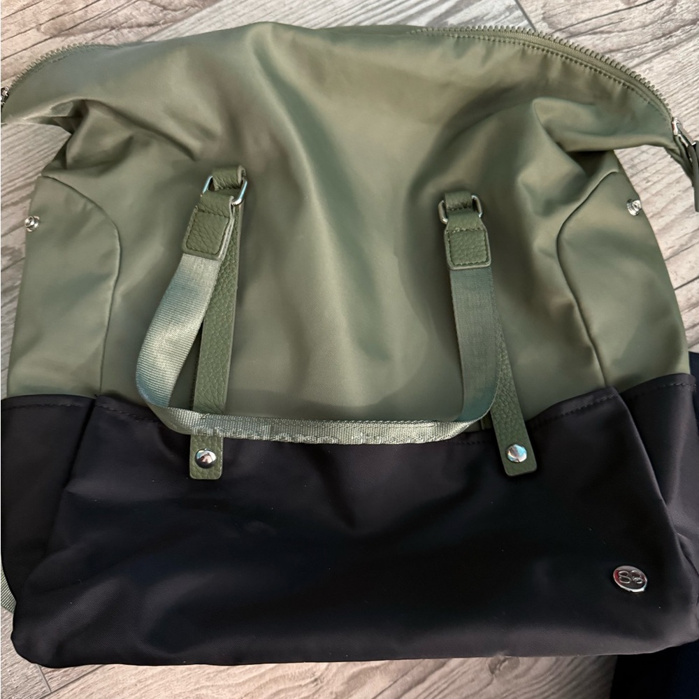 Green and Black Travel Tote Bag